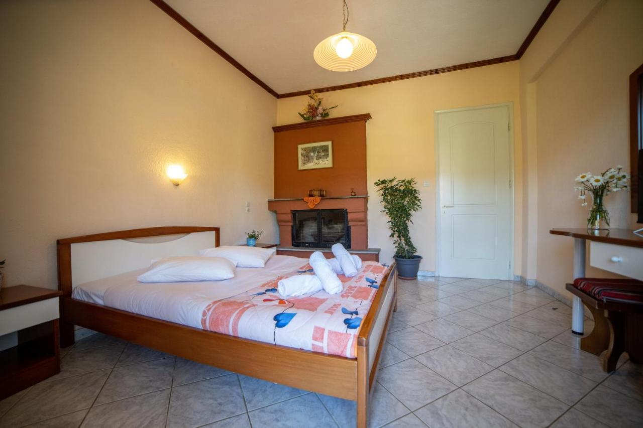 Ξενοδοχειο Παπαναγιωτου Hotel Neraïdochóri Bagian luar foto