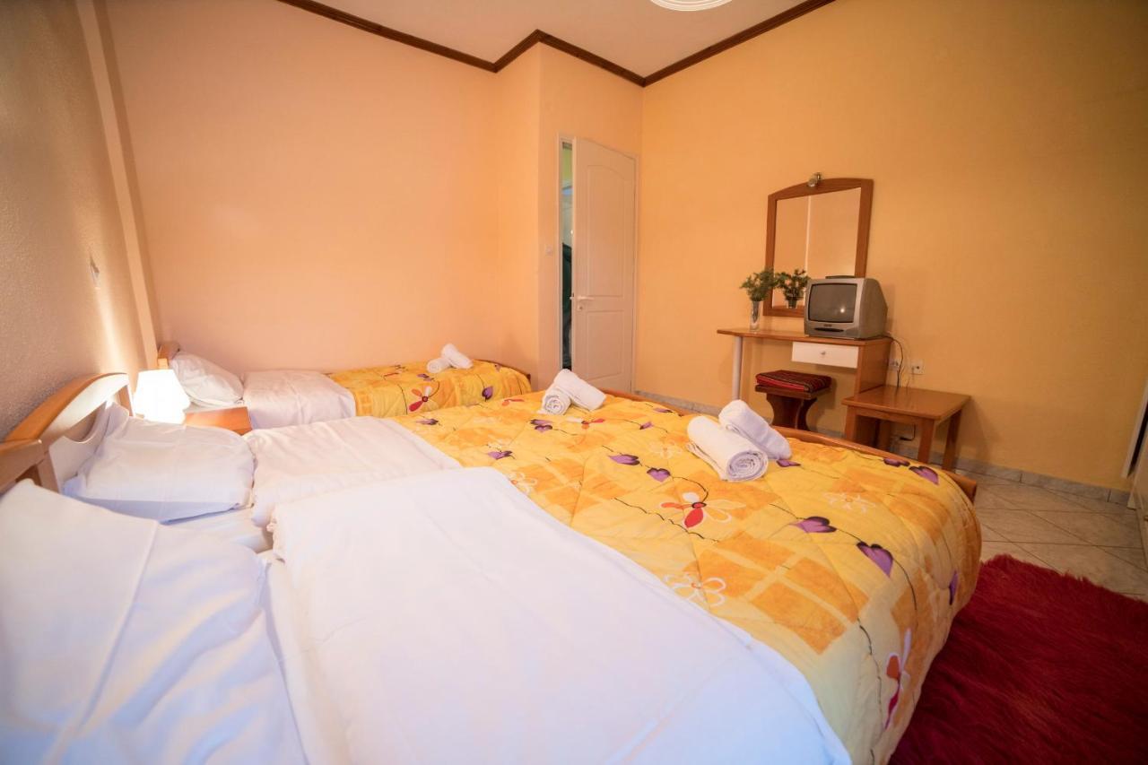 Ξενοδοχειο Παπαναγιωτου Hotel Neraïdochóri Bagian luar foto