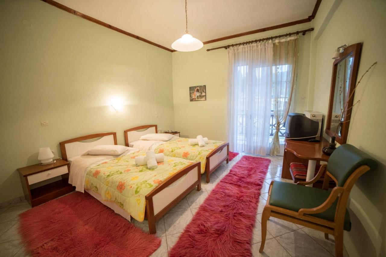 Ξενοδοχειο Παπαναγιωτου Hotel Neraïdochóri Bagian luar foto