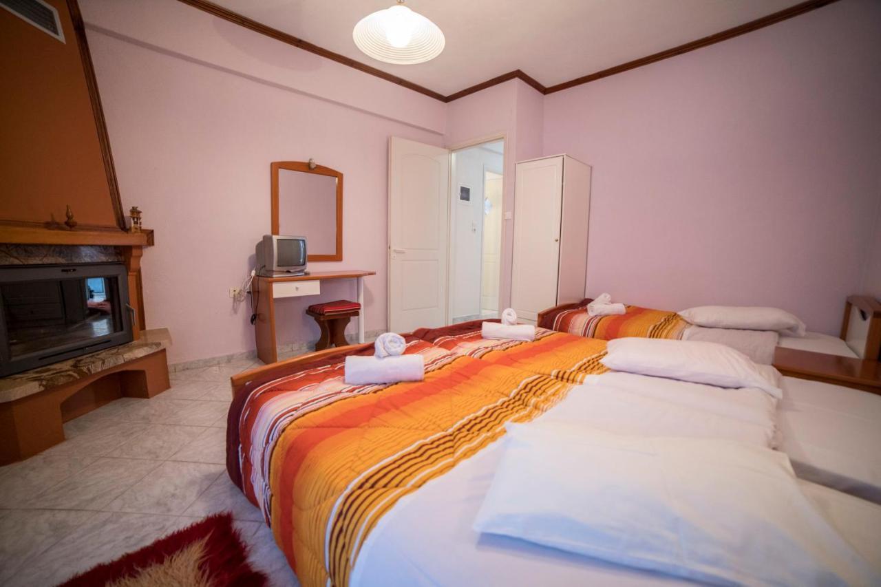Ξενοδοχειο Παπαναγιωτου Hotel Neraïdochóri Bagian luar foto