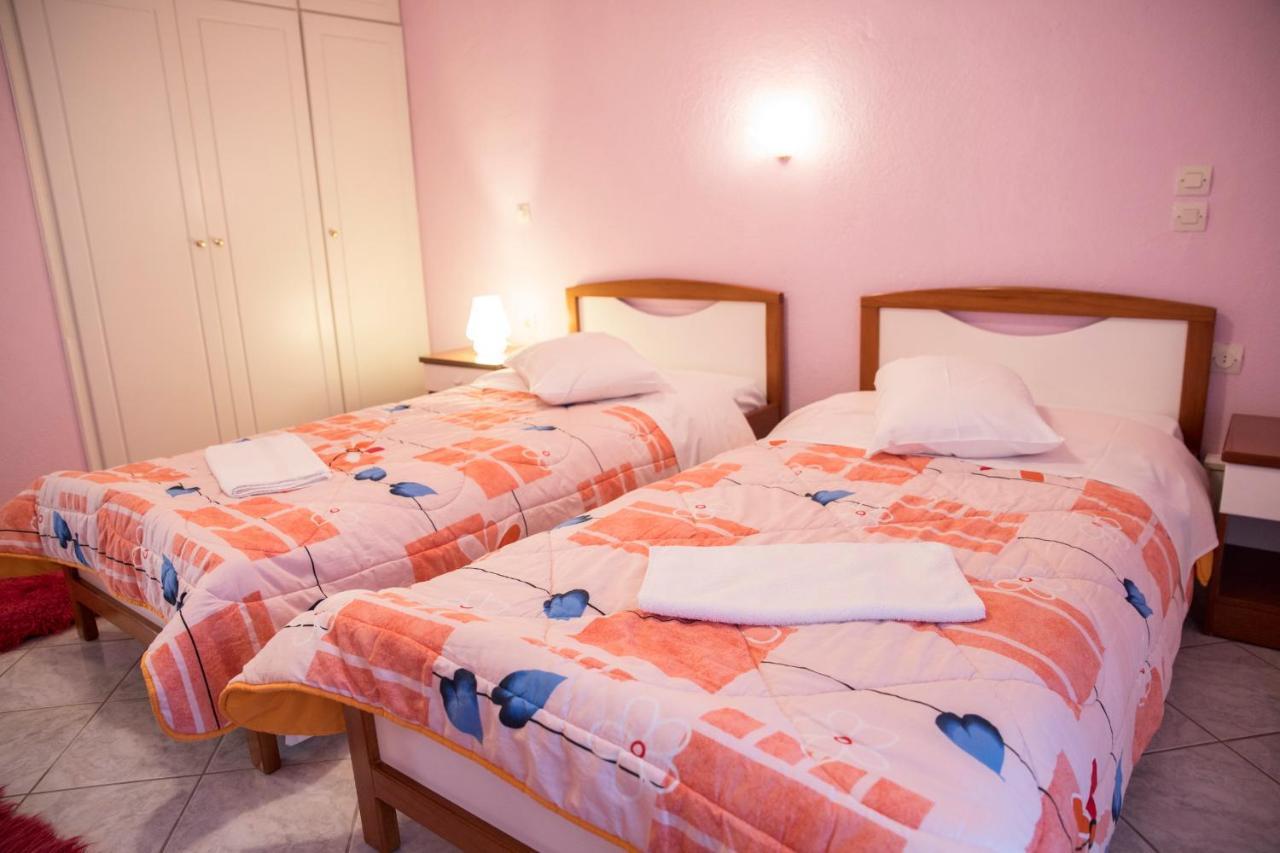 Ξενοδοχειο Παπαναγιωτου Hotel Neraïdochóri Bagian luar foto