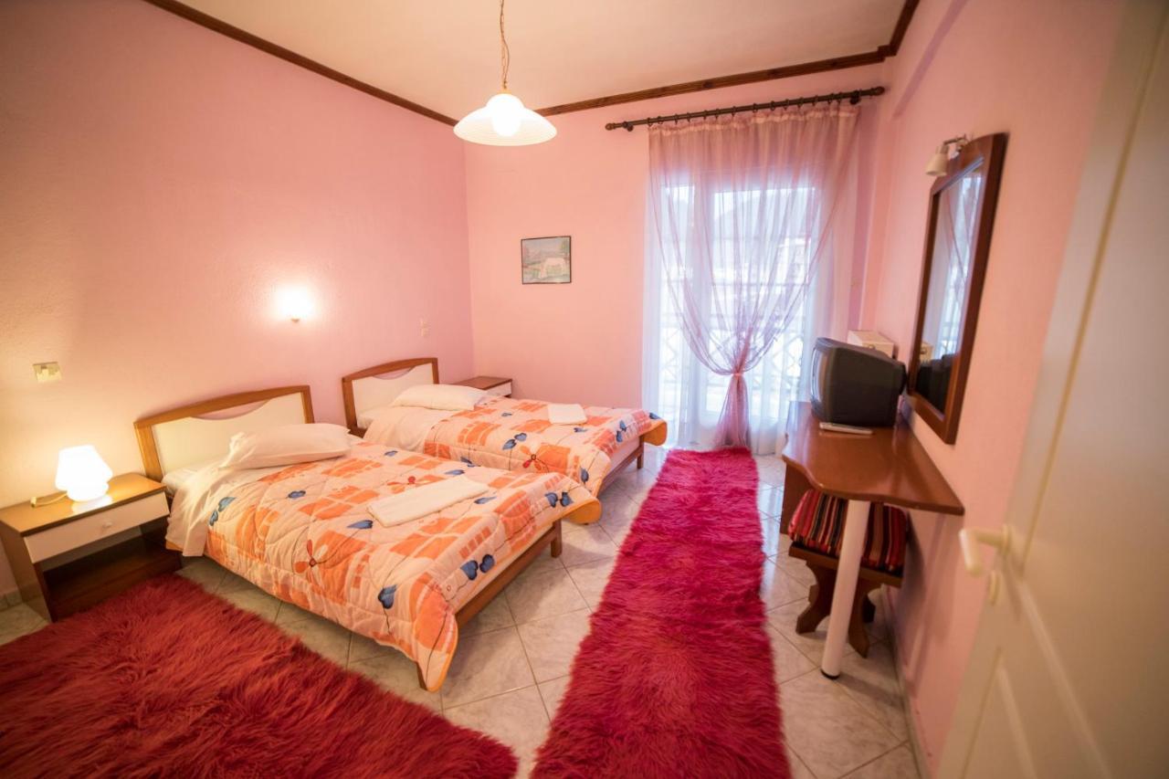 Ξενοδοχειο Παπαναγιωτου Hotel Neraïdochóri Bagian luar foto