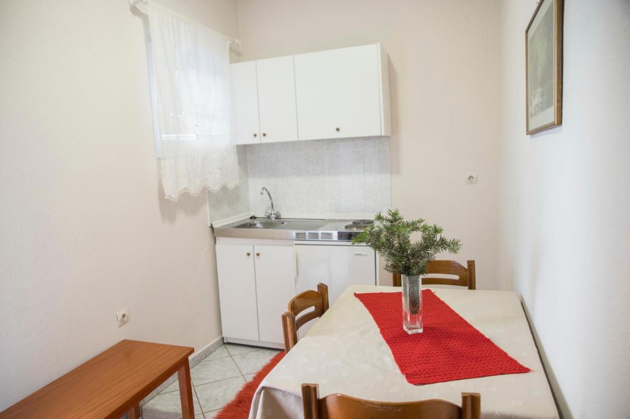 Ξενοδοχειο Παπαναγιωτου Hotel Neraïdochóri Bagian luar foto