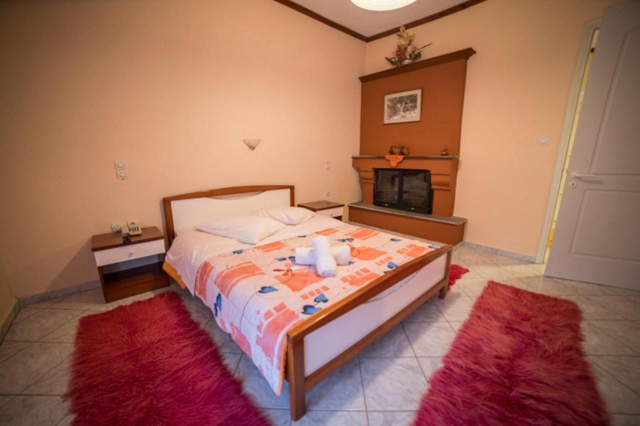 Ξενοδοχειο Παπαναγιωτου Hotel Neraïdochóri Bagian luar foto