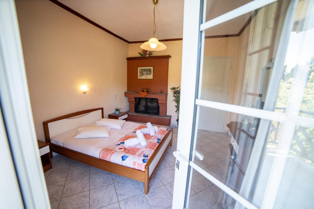 Ξενοδοχειο Παπαναγιωτου Hotel Neraïdochóri Bagian luar foto