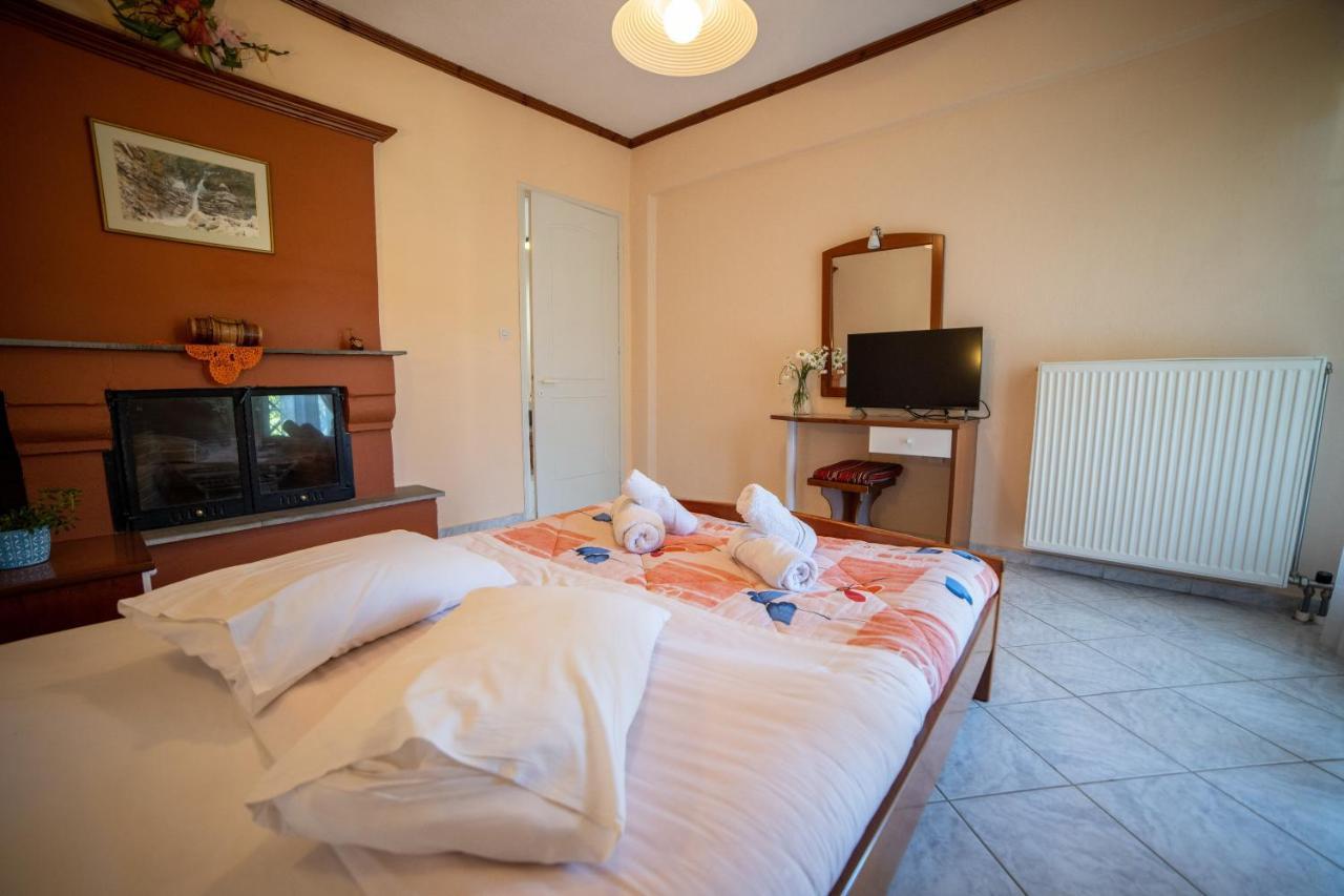Ξενοδοχειο Παπαναγιωτου Hotel Neraïdochóri Bagian luar foto