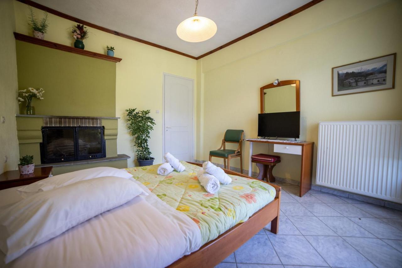 Ξενοδοχειο Παπαναγιωτου Hotel Neraïdochóri Bagian luar foto