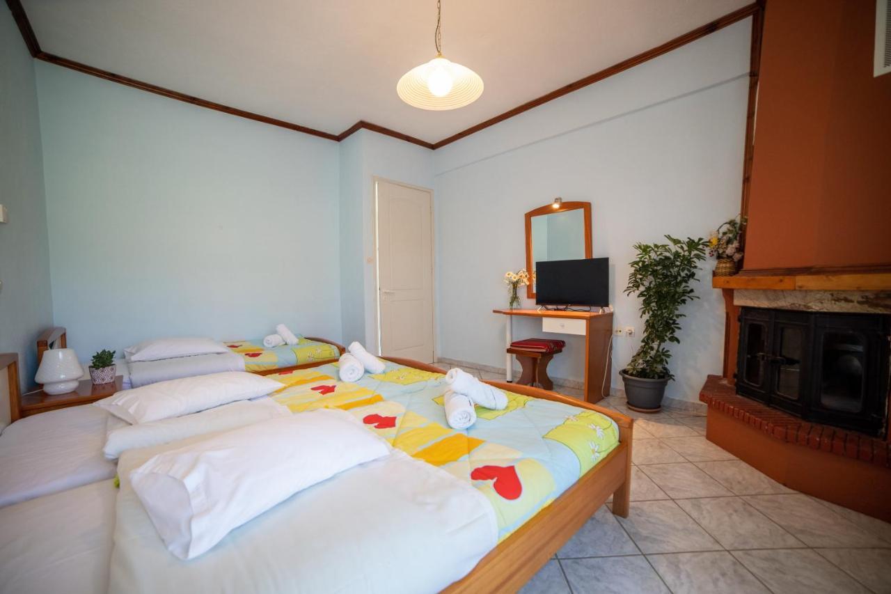 Ξενοδοχειο Παπαναγιωτου Hotel Neraïdochóri Bagian luar foto