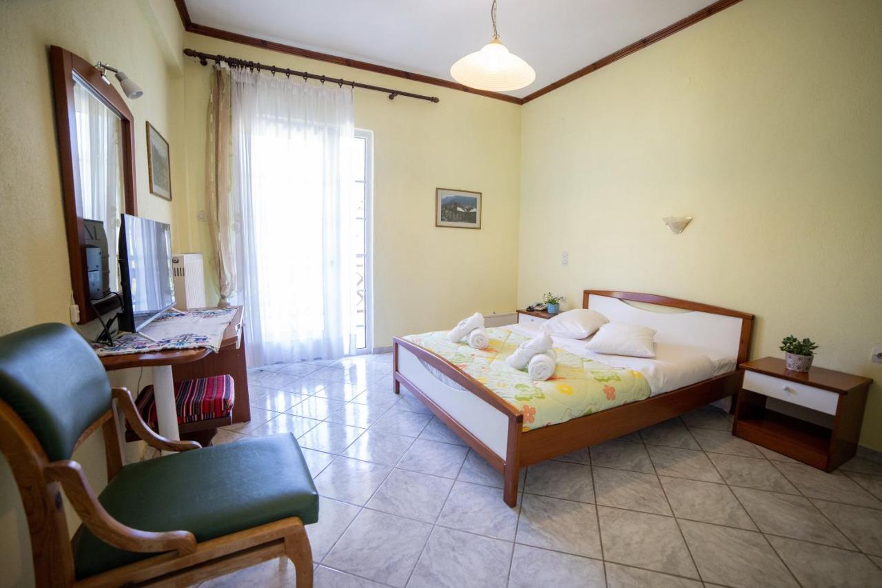 Ξενοδοχειο Παπαναγιωτου Hotel Neraïdochóri Bagian luar foto