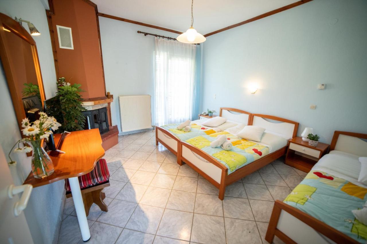 Ξενοδοχειο Παπαναγιωτου Hotel Neraïdochóri Bagian luar foto