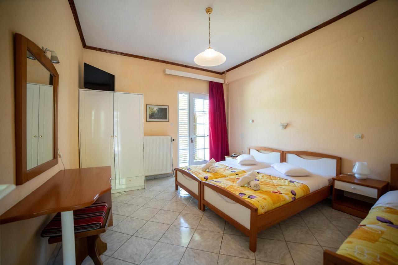 Ξενοδοχειο Παπαναγιωτου Hotel Neraïdochóri Bagian luar foto